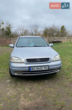 Хетчбек Opel Astra 2000 в 