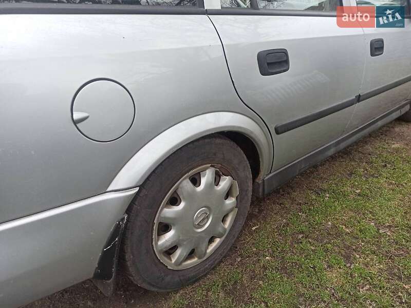 Універсал Opel Astra 2002 в Олександрії