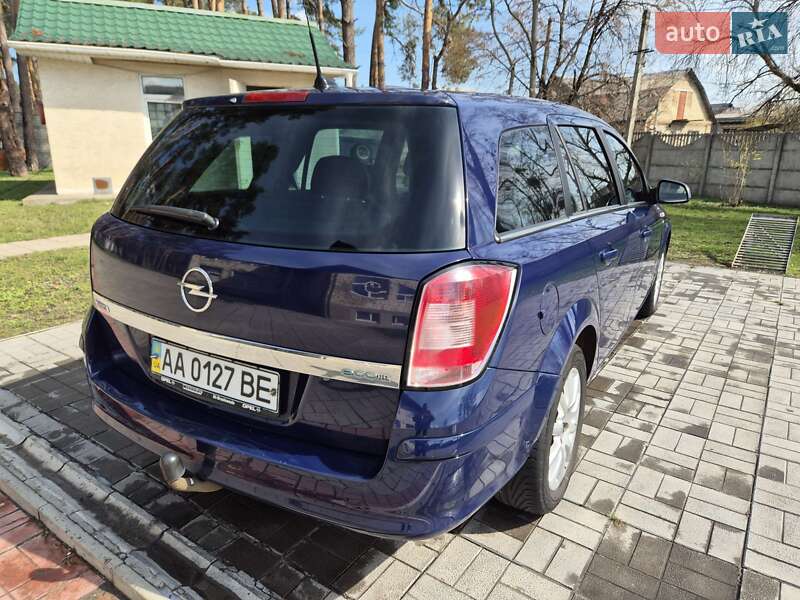 Універсал Opel Astra 2010 в Києві