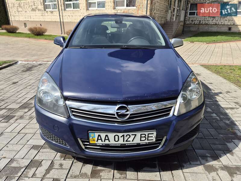 Універсал Opel Astra 2010 в Києві