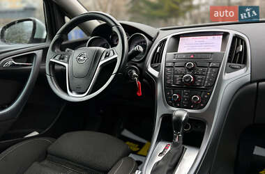 Универсал Opel Astra 2013 в 
