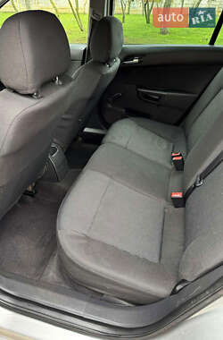 Універсал Opel Astra 2005 в 