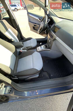 Универсал Opel Astra 2005 в 