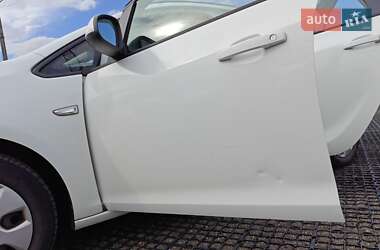 Універсал Opel Astra 2012 в 