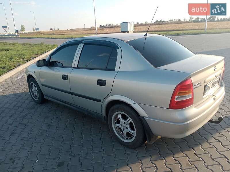 Седан Opel Astra 2006 в Голованевске фото 10 Седан Opel Astra 2006 в Голованевске
