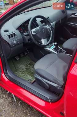 Универсал Opel Astra 2011 в 
