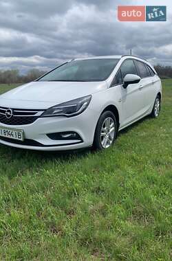 Универсал Opel Astra 2018 в 