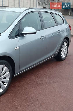 Универсал Opel Astra 2011 в 
