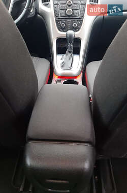 Универсал Opel Astra 2011 в 