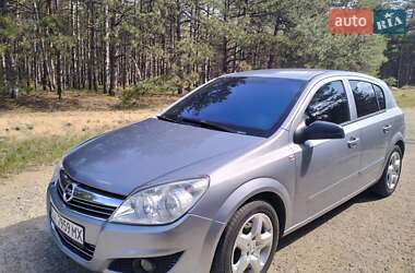 Хэтчбек Opel Astra 2008 в 