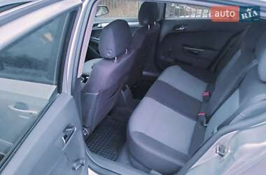 Хетчбек Opel Astra 2005 в 