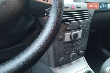 Хетчбек Opel Astra 2005 в 