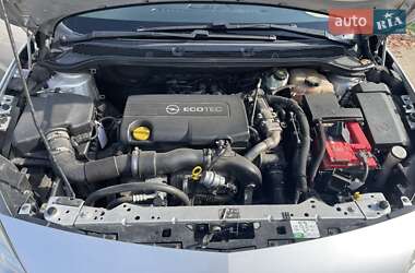 Универсал Opel Astra 2011 в 