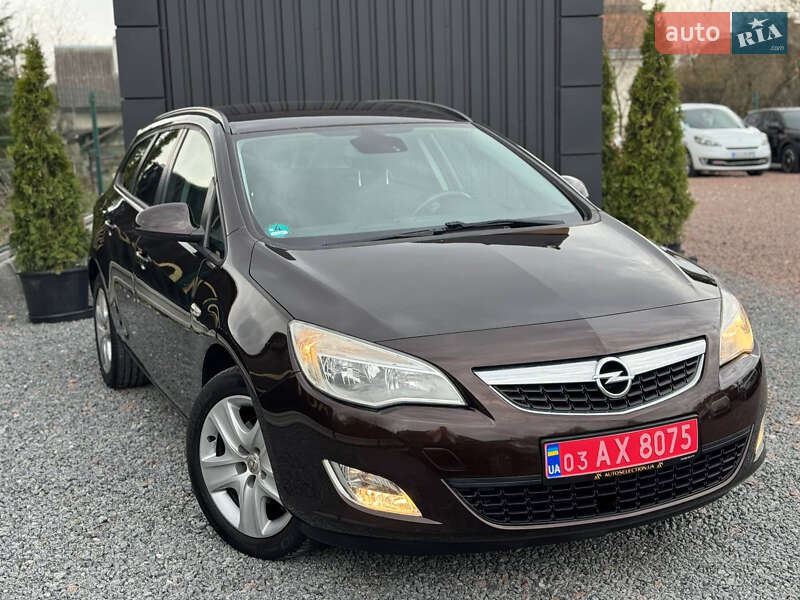 Opel Astra 2012