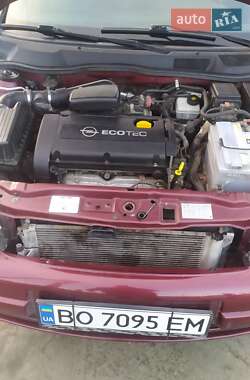 Хэтчбек Opel Astra 2007 в 