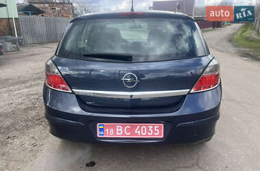 Хэтчбек Opel Astra 2008 в 