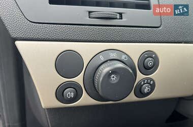 Хэтчбек Opel Astra 2008 в 