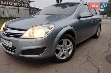 Универсал Opel Astra 2010 в 
