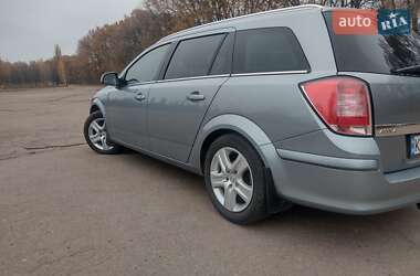 Универсал Opel Astra 2010 в 