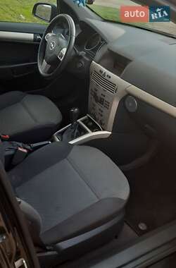 Универсал Opel Astra 2008 в 
