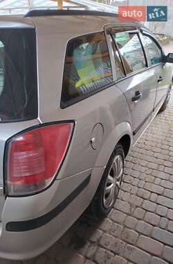 Универсал Opel Astra 2005 в 