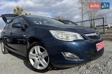 Универсал Opel Astra 2011 в 