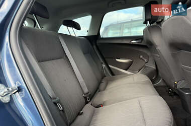 Универсал Opel Astra 2011 в 