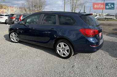 Универсал Opel Astra 2011 в 