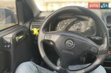 Хэтчбек Opel Astra 2000 в 