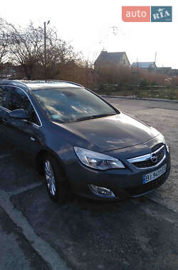 Универсал Opel Astra 2012 в 