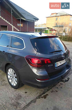 Универсал Opel Astra 2012 в 