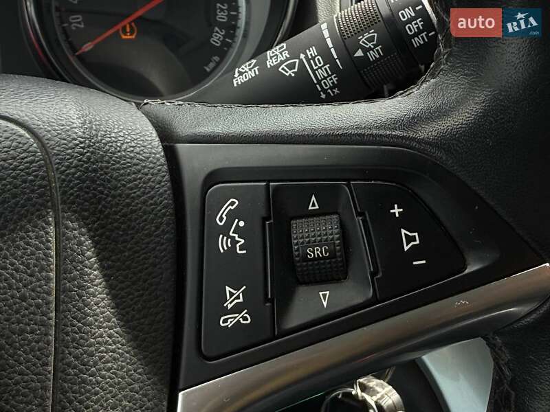 Универсал Opel Astra 2015 в Ровно