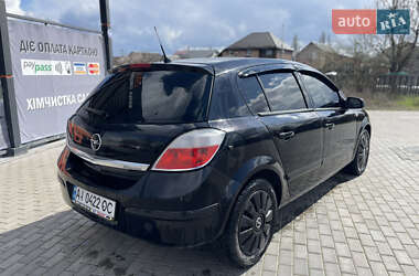 Хэтчбек Opel Astra 2004 в 