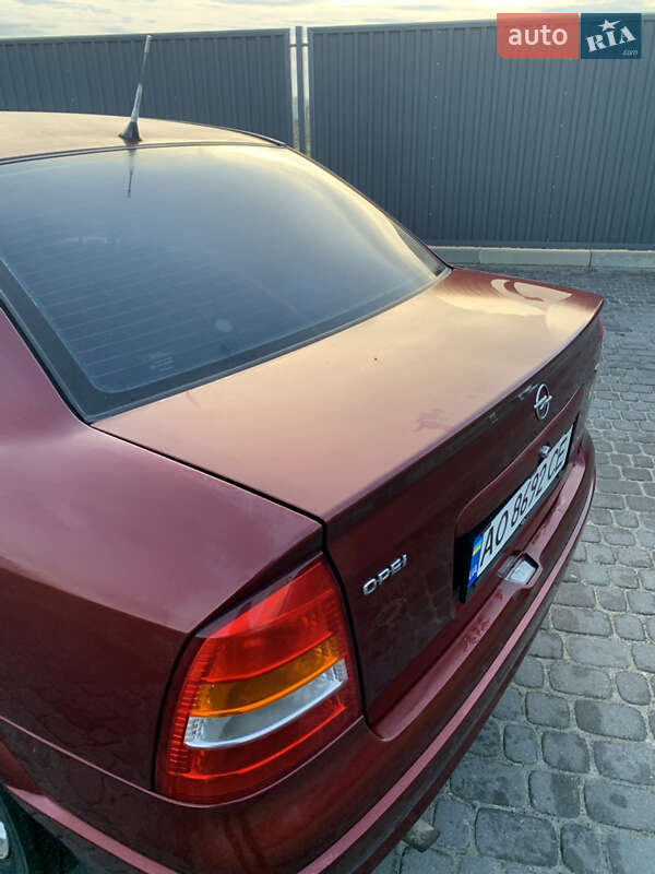 Седан Opel Astra 1999 в Мукачево