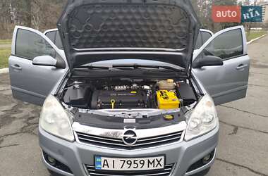 Хэтчбек Opel Astra 2008 в 