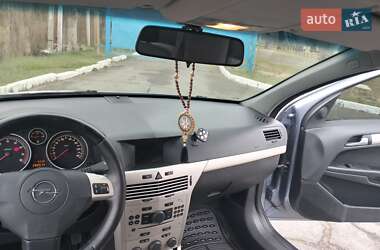 Хэтчбек Opel Astra 2008 в 