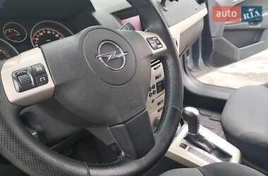 Хэтчбек Opel Astra 2008 в 