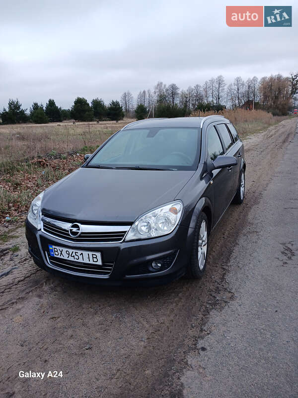 Универсал Opel Astra 2009 в 
