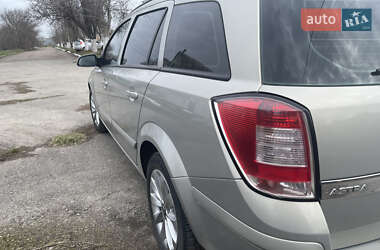 Универсал Opel Astra 2007 в 