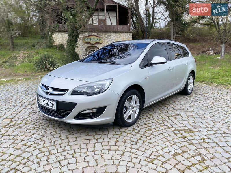 Универсал Opel Astra 2015 в 
