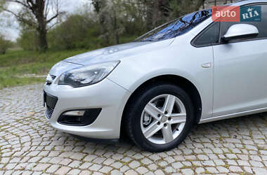 Универсал Opel Astra 2015 в 