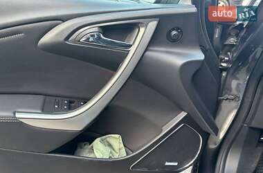 Универсал Opel Astra 2011 в 