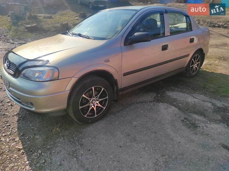 Седан Opel Astra 2007 в 