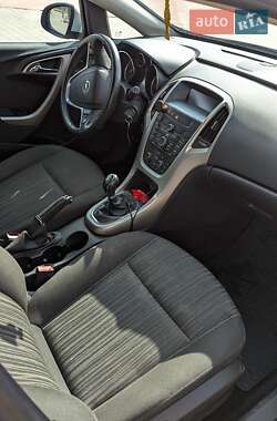 Універсал Opel Astra 2011 в 