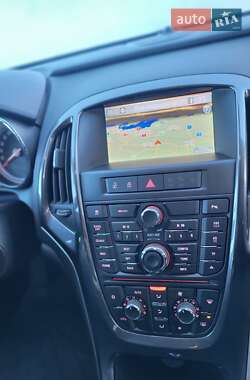 Універсал Opel Astra 2013 в 