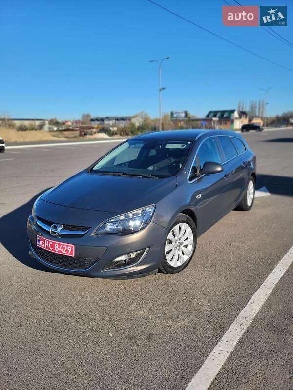 Універсал Opel Astra 2013 в 