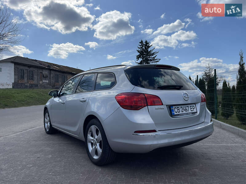 Універсал Opel Astra 2015 в Прилуках