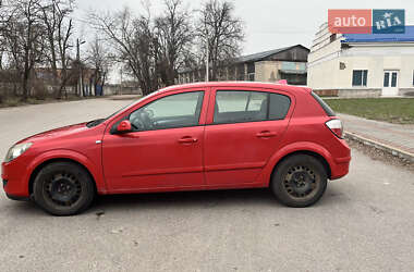 Хэтчбек Opel Astra 2005 в 