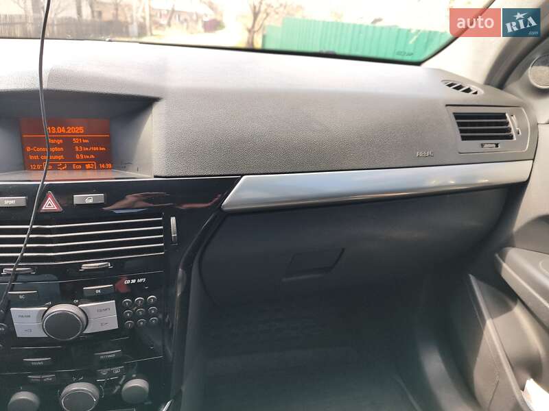 Универсал Opel Astra 2008 в Полтаве