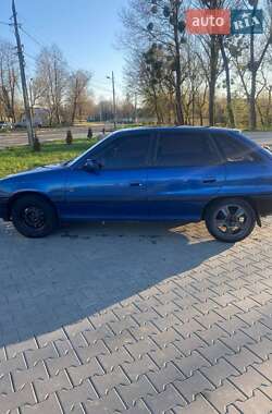 Хэтчбек Opel Astra 1992 в 